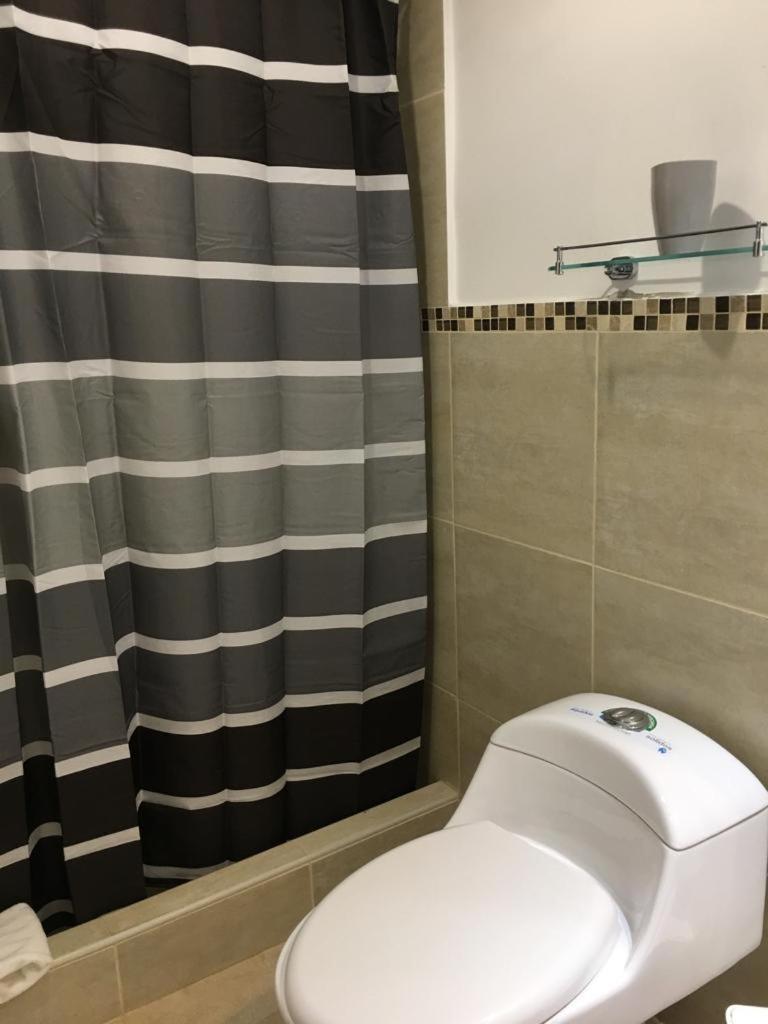 Lindo Departamento Al Pie De Playa Edificio Torre Oceanica Apartment Salinas  Bagian luar foto